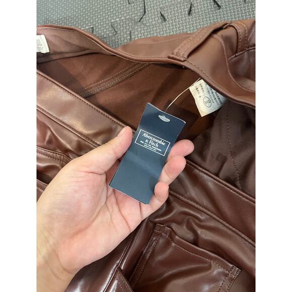 Abercrombie & Fitch Vegan Leather‎ 90s Straight Ultra High Rise Pants NWT 35 20R - Picture 5 of 8